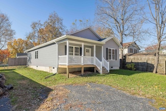 1104 Gardner St, Waynesboro, VA 22980