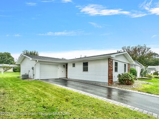 4 Kingsley Ct, Brick, NJ 08724