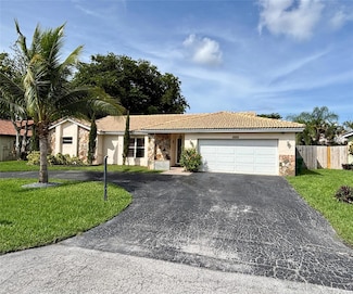 6421 Crossbow Ct, Davie, FL 33331