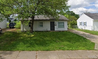 862 Saint Benedict Dr, East Saint Louis, IL 62206