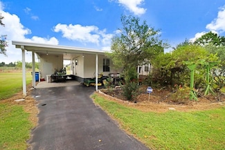 2604 E Trapnell Rd, Plant City, FL 33566