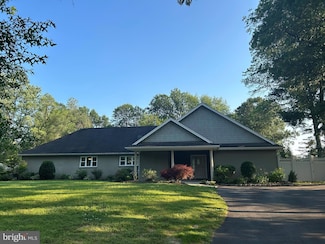 11 Echo Ave, Moorestown, NJ 08057
