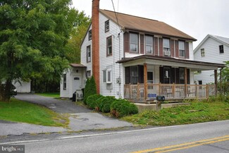 121 Schoolhouse Rd, Palmyra, PA 17078
