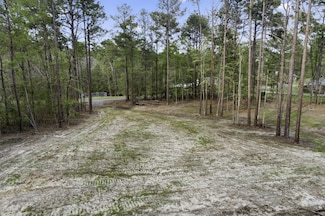 25 Lake Estates Dr S, Hattiesburg, MS 39402