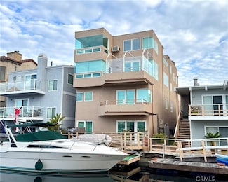 16745 Bayview Dr Unit B, Huntington Beach, CA 90742