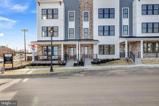 319 Squire Dr Unit 17E, Newtown Square, PA 19073