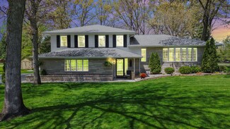 10840 Dogleg Dr, Demotte, IN 46310
