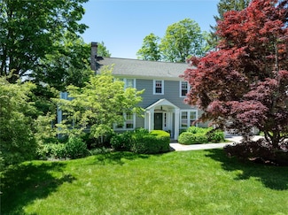11 Haight Ave, Millbrook, NY 12545