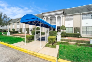 2700 Bellefontaine St Unit A8, Houston, TX 77025