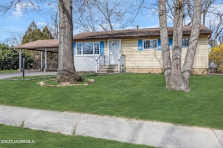 18 Castle Ave, Jackson, NJ 08527