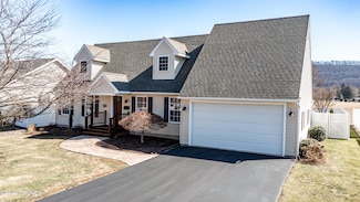 1005 Clifton Dr, Bloomsburg, PA 17815
