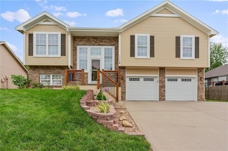 13725 Wagon Pass Rd, Platte City, MO 64079
