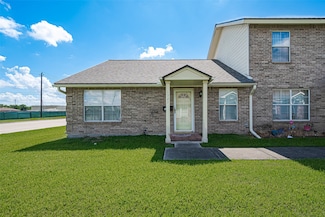 1323 Queens Rd, Pasadena, TX 77502