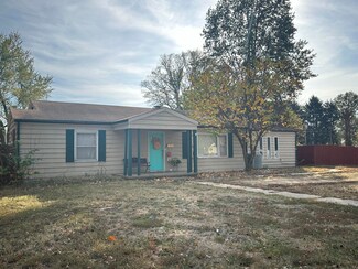 467 W County St, Monett, MO 65708