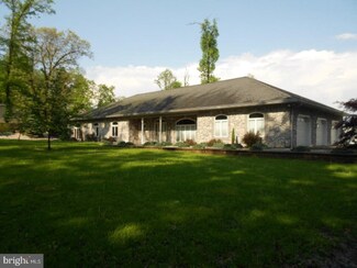 21 Second Mountain Rd, Pine Grove, PA 17963
