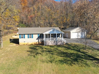 901 Powhatan St, Staunton, VA 24401