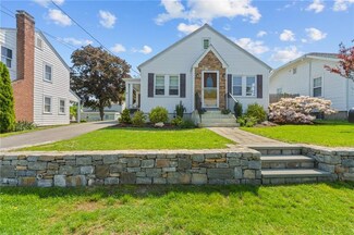 51 Burnett St, Johnston, RI 02919