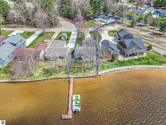 8805 Iroquois Rd, Saint Helen, MI 48656