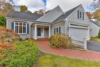 25 Daybreak Ln, Hyannis, MA 02601