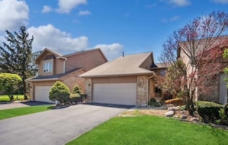 9081 Del Prado Dr, Palos Hills, IL 60465