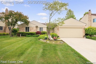 1194 Paddington Rd, Canton, MI 48187