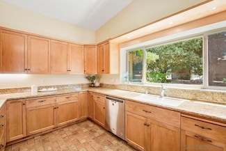 1353 Roxanne Dr, El Cajon, CA 92021