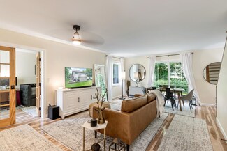 79 Overlook Dr, South Burlington, VT 05403