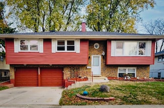 1002 E Alder Ln, Mount Prospect, IL 60056