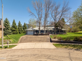 1631 Santa Gertrudis Loop, Bismarck, ND 58503