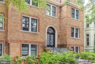 317 3rd St SE Unit 1-26, Washington, DC 20003
