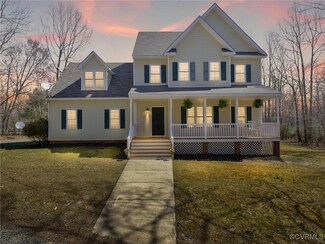 7981 Stonewall Dr, Amelia Court House, VA 23002