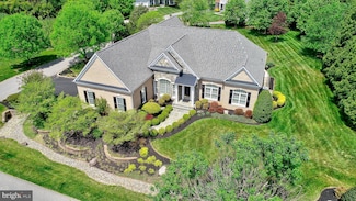 25 Hunting Ct, Edgewater, MD 21037