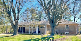 1310 Parker Ave, Cabool, MO 65689