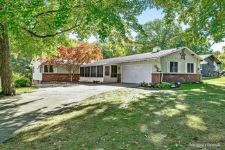 891 Shadybrook Dr, Holland, MI 49424