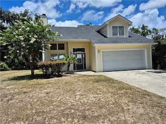 702 Wayne St, Darien, GA 31305