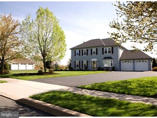 350 Meadowview Dr, Trappe, PA 19426