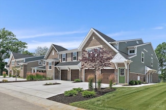 204 Parkview Ln, Miami Township, OH 45150