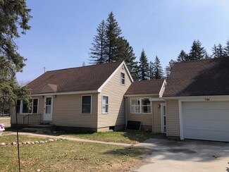 136 Pinecrest Dr, Roscommon, MI 48653