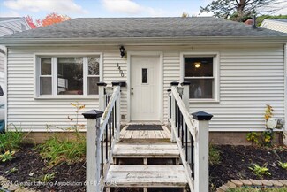 1400 Lenore Ave, Lansing, MI 48910