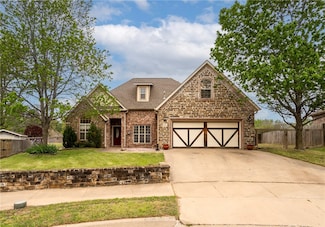 608 Grand Ct, Siloam Springs, AR 72761