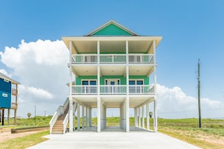 816 Coast Guard Dr, Surfside Beach, TX 77541