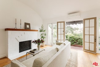1331 W Lilac Terrace, Los Angeles, CA 90026