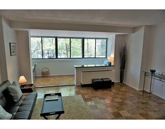 9 Hawthorne Place Unit 2L, Boston, MA 02114