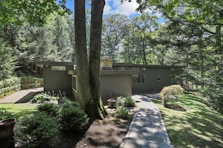 58 Winston Ln, Garrison, NY 10524