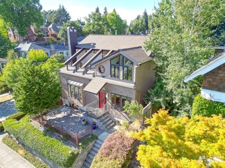 2302 N 77th St, Seattle, WA 98103