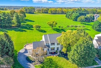 2154 Meadow Ridge Dr, Lancaster, PA 17601