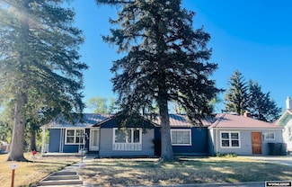 602 Sapphire St, Kemmerer, WY 83101