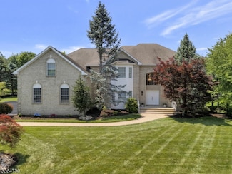 33 Briarwood Dr E, Warren, NJ 07059