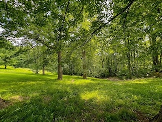 105 Mcclellan Dr, Summit Township, PA 16001