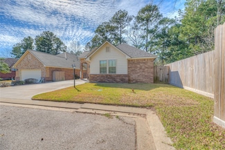 100 Sunshine Ln, Livingston, TX 77351